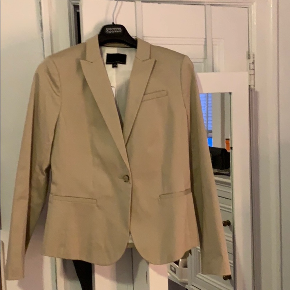 NWT Banana republic Tan blazer